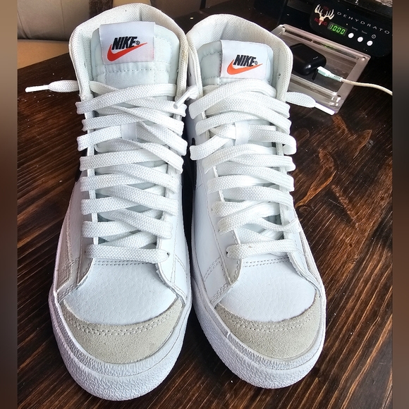 Nike Blazers - Picture 2 of 3